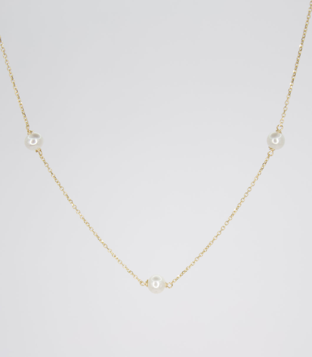 Collar de Perlas, oro de 14k.