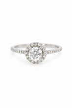 Cargar imagen en el visor de la galería, Anillo en oro blanco 18k con diamantes.