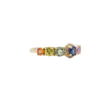 Cargar imagen en el visor de la galería, Anillo fabricado en oro amarillo de 14k, con zafiros de colores y diamantes.