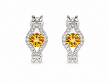 Cargar imagen en el visor de la galería, Juego de anillo y aretes fabricados en oro blanco de 14k, con citrino y diamantes naturales.