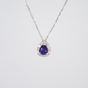 Gargantilla en oro blanco 14k con zafiro y diamantes.