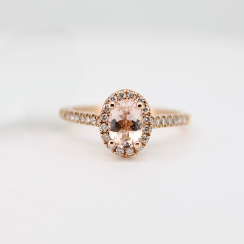 Anillo oro rosa 14k con Morganita y diamantes.