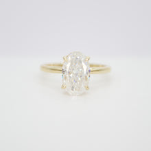 Cargar imagen en el visor de la galería, Anillo en oro amarillo 14k con moissanitas.