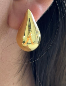 Aretes gota en oro amarillo 14k