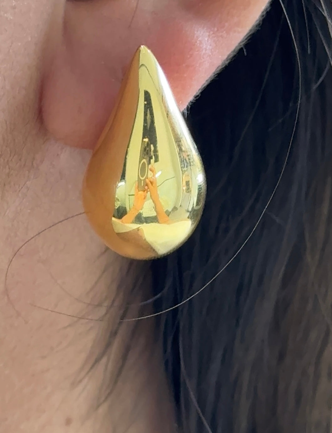 Aretes gota en oro amarillo 14k