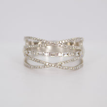 Cargar imagen en el visor de la galería, Anillo en oro blanco 14k con diamantes.