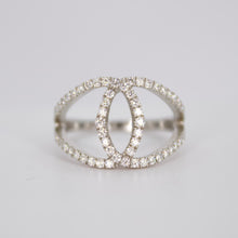 Cargar imagen en el visor de la galería, Anillo en oro blanco 14k con diamantes.