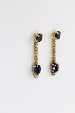 Cargar imagen en el visor de la galería, Aretes en oro amarillo 14k con zafiro y diamantes.