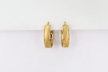Cargar imagen en el visor de la galería, Arracadas en oro amarillo 14k.