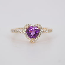 Cargar imagen en el visor de la galería, Anillo en rosa 14k con amatista y diamantes.