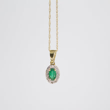 Cargar imagen en el visor de la galería, Juego en oro amarillo 14k con esmeralda y diamantes.