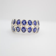 Cargar imagen en el visor de la galería, Churumbela en oro blanco 18k con zafiro y diamantes.
