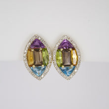 Cargar imagen en el visor de la galería, Aretes en oro amarillo con piedras naturales.