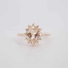 Cargar imagen en el visor de la galería, Anillo oro rosa 14k con morganita y diamantes.