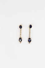 Cargar imagen en el visor de la galería, Aretes en oro amarillo 14k con zafiro y diamantes.
