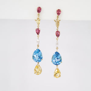 Aretes en oro amarillo 14k con piedras naturales.
