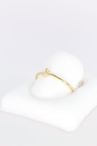 Anillo en oro amarillo con zirconia.