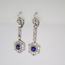Cargar imagen en el visor de la galería, Aretes en oro blanco 14k con zafiro y diamantes.
