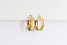 Cargar imagen en el visor de la galería, Arracadas en oro amarillo 14k.
