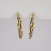 Cargar imagen en el visor de la galería, Aretes huggies en oro facetado de 14k.