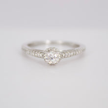 Cargar imagen en el visor de la galería, Anillo en oro blanco 14k con diamantes.