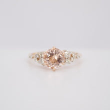Cargar imagen en el visor de la galería, Anillo en oro rosa 14k con Morganita y diamantes.