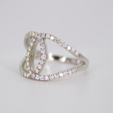 Cargar imagen en el visor de la galería, Anillo en oro blanco 14k con diamantes.