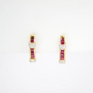 Aretes en oro amarillo 14k con rubí y diamantes.
