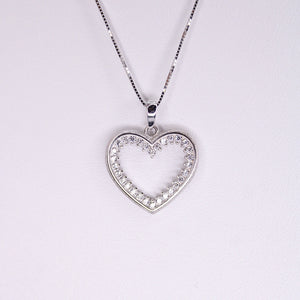 Gargantilla en oro blanco 14k con zirconias.