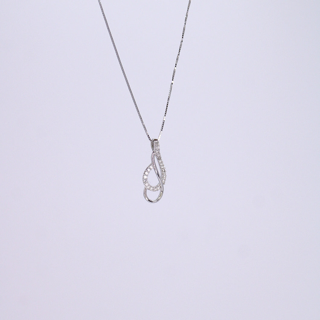 Gargantilla en oro blanco 14k con diamantes.