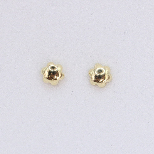 Broquel flor en oro amarillo 14k.