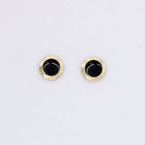 Broquel bisel en oro amarillo 14k.